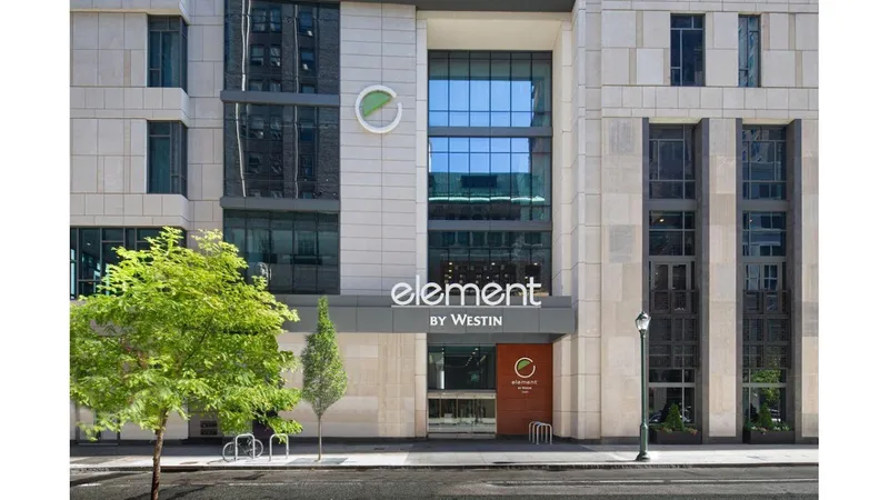 hotel with gym Element Philadelphia Downtown