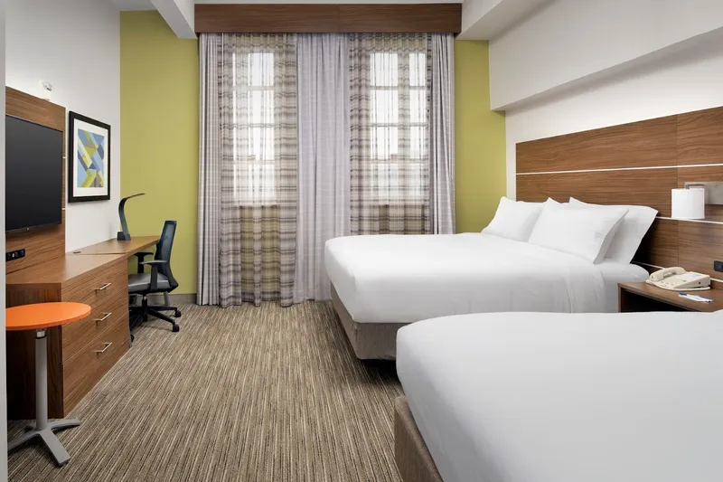 Hotels with shuttle Holiday Inn Express San Antonio N-Riverwalk Area, an IHG Hotel