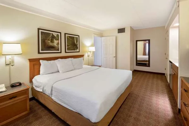 hotels with free wifi La Quinta Inn by Wyndham San Antonio Market Square