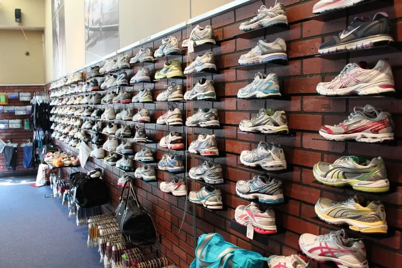 mens shoe stores Philadelphia Runner