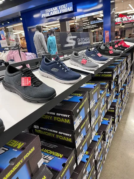 mens shoe stores SKECHERS Factory Outlet