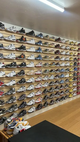 sneaker stores Azthread