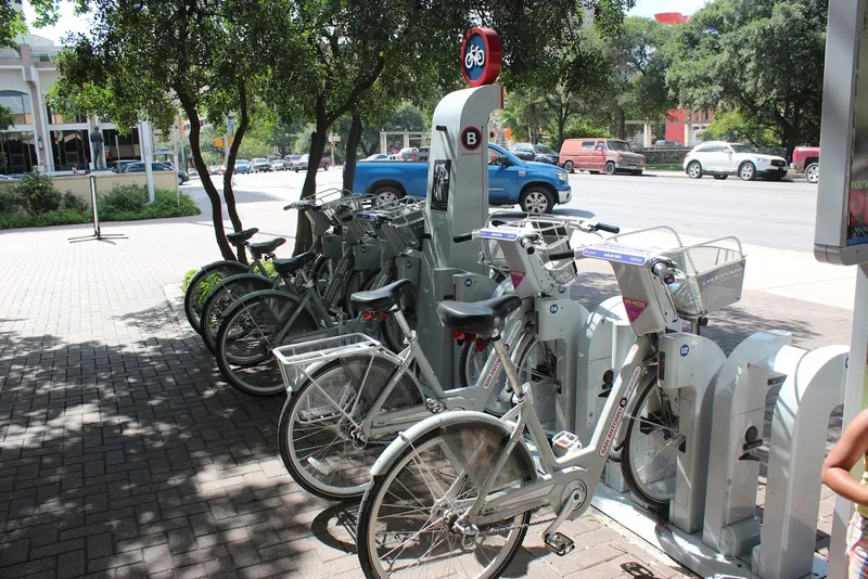 bike rentals San Antonio BCycle: 502 Brooklyn Ave