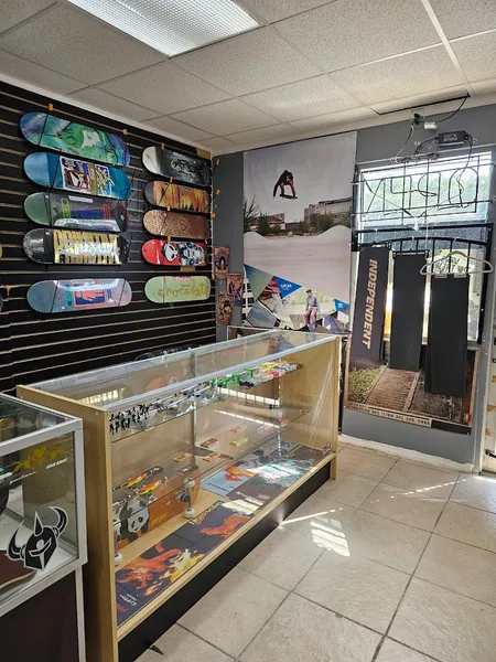 skate shops Shyne N Grind Sk8board Shop & Custom Printing