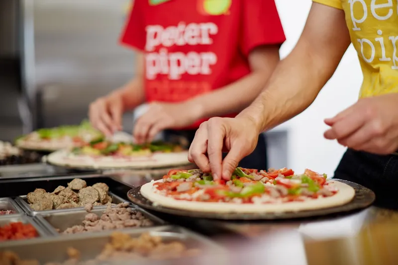 pizza places Peter Piper Pizza