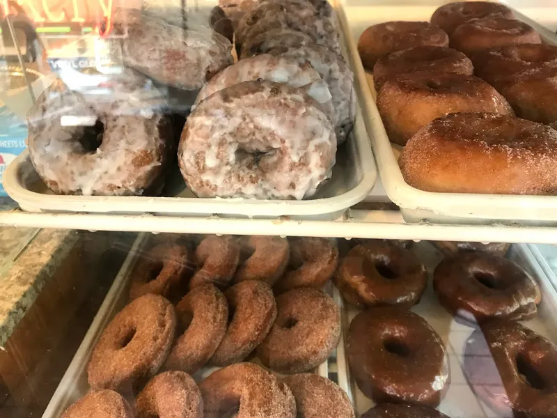 donuts shop Frangelli's Bakery & Donuts