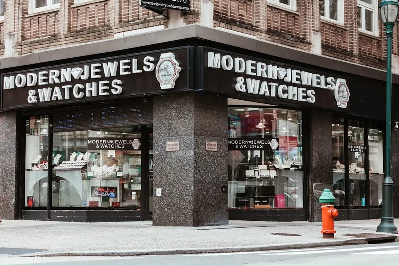 watch stores Modern Jewels & Watches