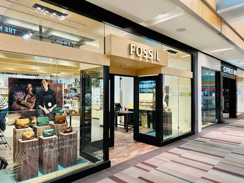 watch stores Fossil Store