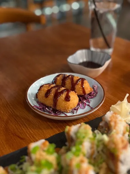 takoyaki MOTOMOTO Sushi & Izakaya