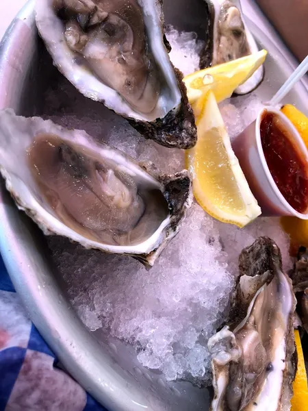 oysters Smashin Crab