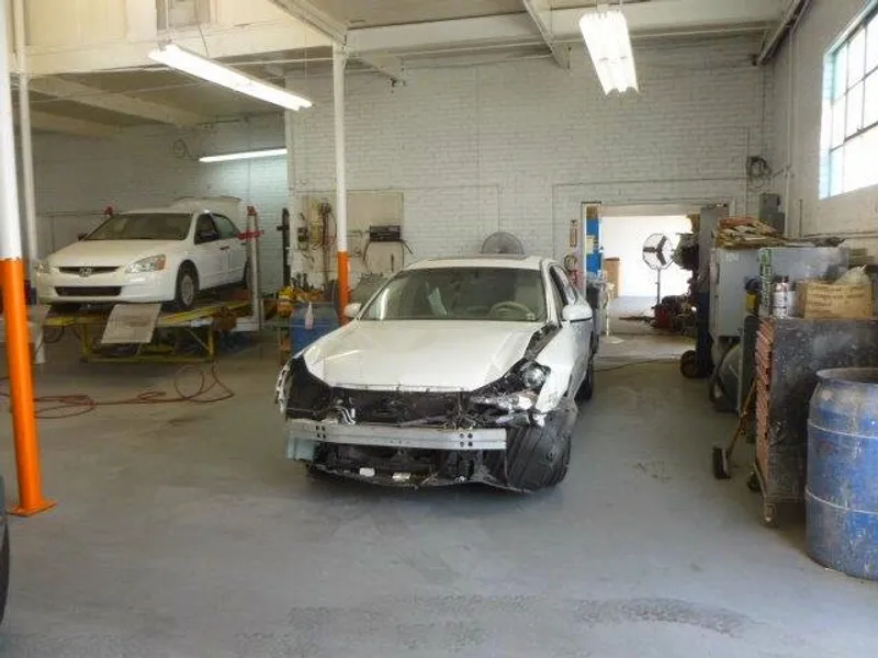 auto body shops Ultra Collision