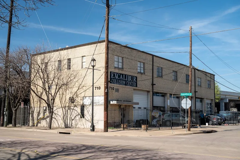 auto body shops Excalibur Collision Center