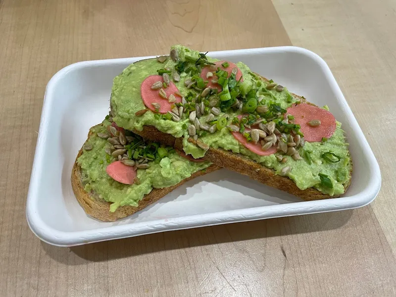 avocado toast Revolución