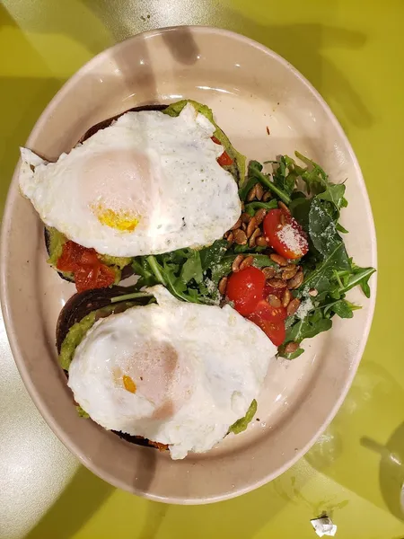 avocado toast Snooze, an A.M. Eatery