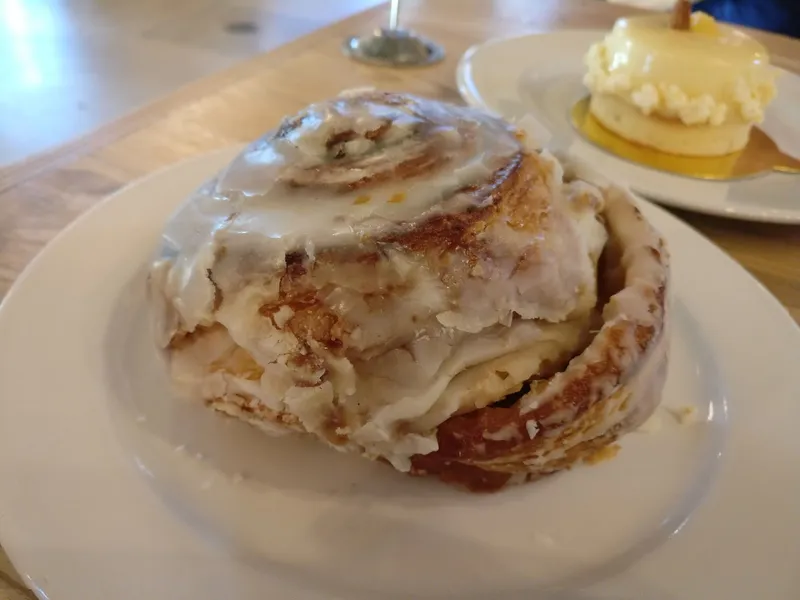 cinnamon rolls Bakery Lorraine at the Pearl