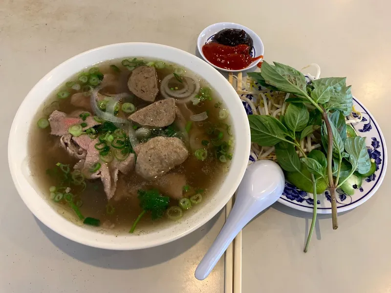 Soups Phở 75