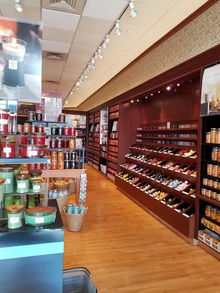 candle stores Yankee Candle