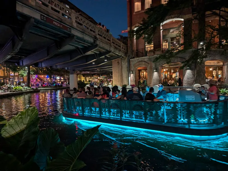 shopping malls South Bank on the River Walk