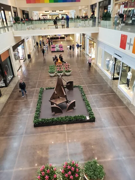 shopping malls Lincoln Park