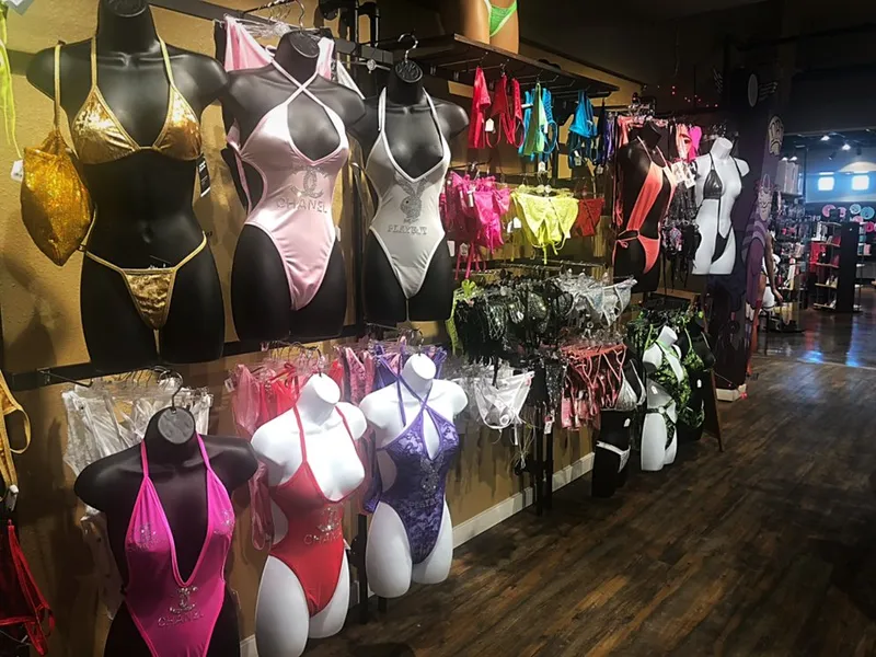 lingerie shops Groove