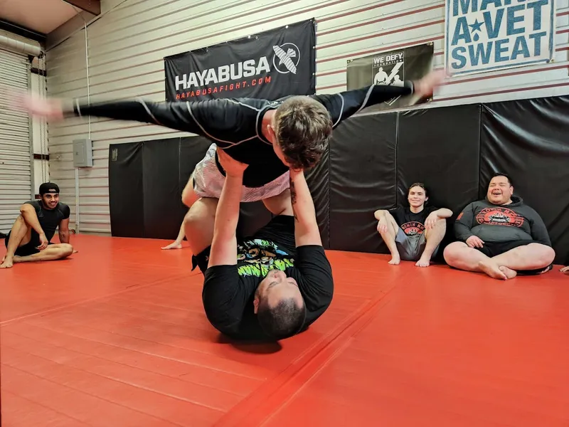 kickboxing classes RONIN MMA TEXAS, Brazilian Jiu-Jitsu, Muay Thai