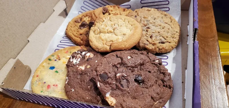 cookies Insomnia Cookies