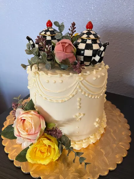 custom cakes Triple Delight Bakery