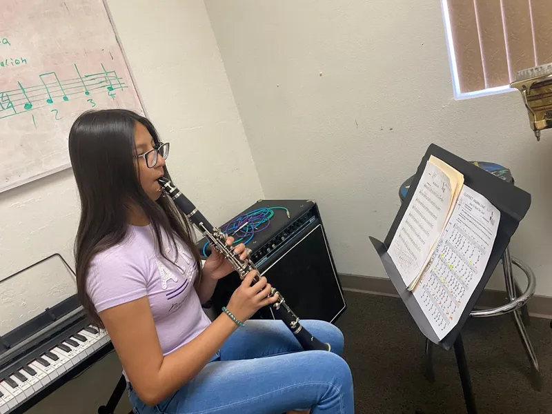 clarinet lessons Escuela De Musica JIREH - Music School