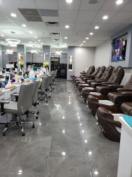 nail salons AT Elle's Nails and Spa