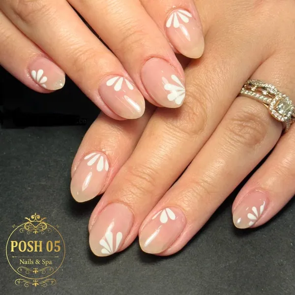 nail salons Posh 05 Nails & Spa