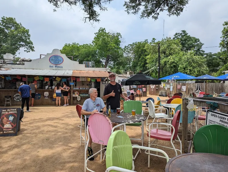 family restaurants The Friendly Spot Ice House