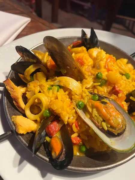 Paella Azuca Nuevo Latino