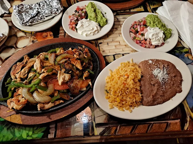 Tex Mex restaurants El Azteca Mexican Restaurant Bar & Grill