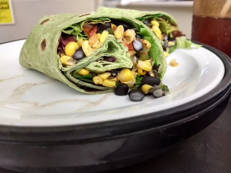 chicken wraps Salata