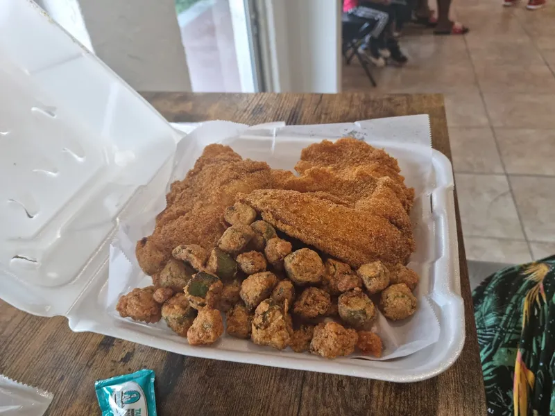 comfort food Momma’s Soul Fish & Chicken