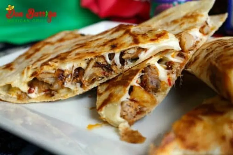 chicken quesadilla Don Barriga