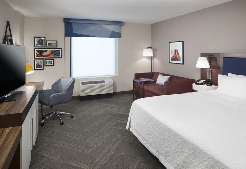 Hotels with bars Hampton Inn & Suites Phoenix Downtown