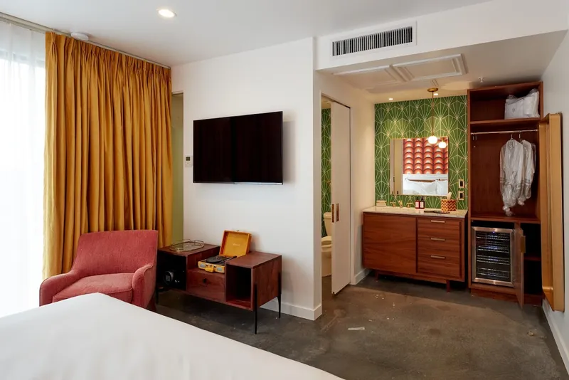 accessible hotels Rise Uptown Hotel