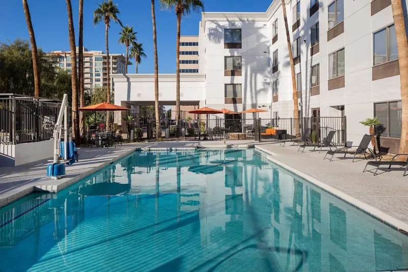 accessible hotels Hampton Inn Phoenix-Biltmore