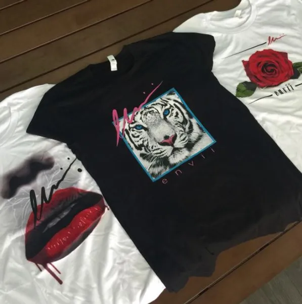 t-shirt shops Bulk Custom Shirts