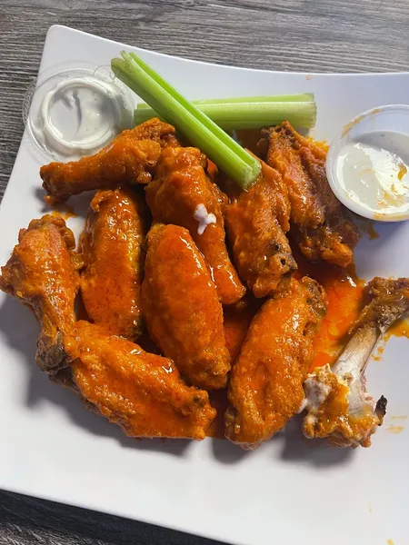 buffalo wings Long Wongs AZ Famous Wings