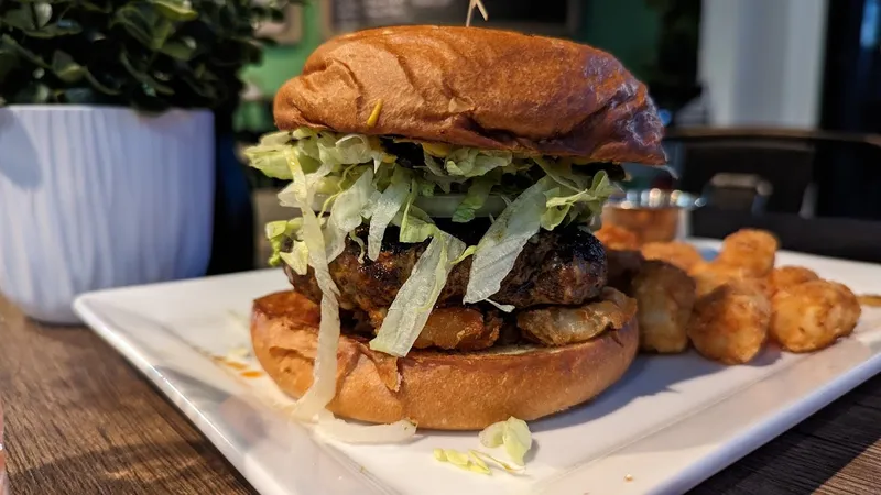 Burgers Hamburguesas Y Cervezas in Downtown Phoenix