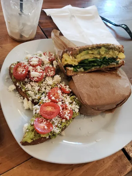 avocado toast Café Square One