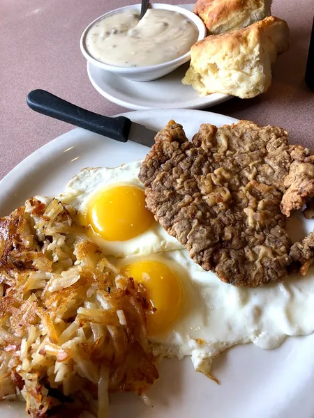 fried eggs Mama's Daughters' Diner