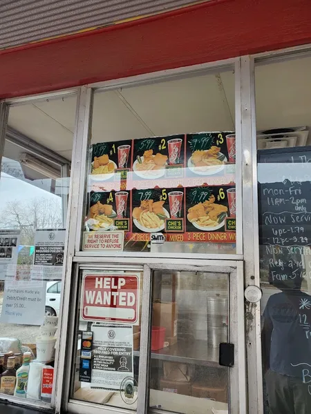 fried chicken Che's Chicken & Burgers