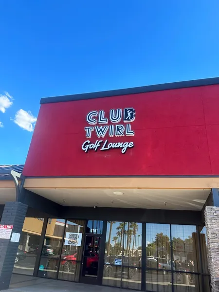 golf lessons Club Twirl Golf Lounge