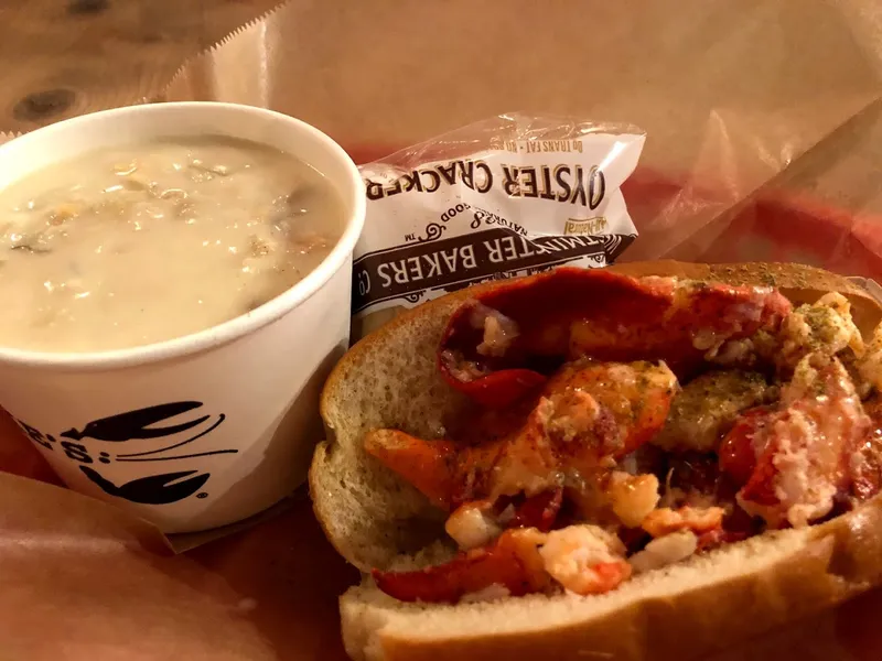 clam chowder Luke's Lobster Rittenhouse