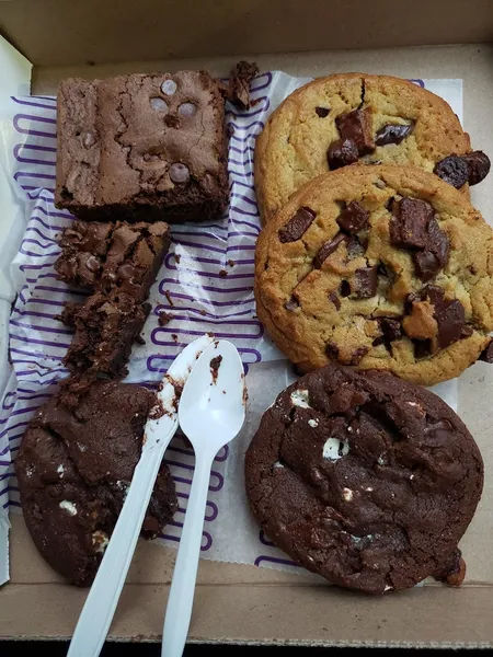 brownies Insomnia Cookies