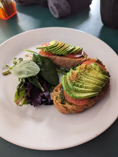 avocado toast La Boulangerie