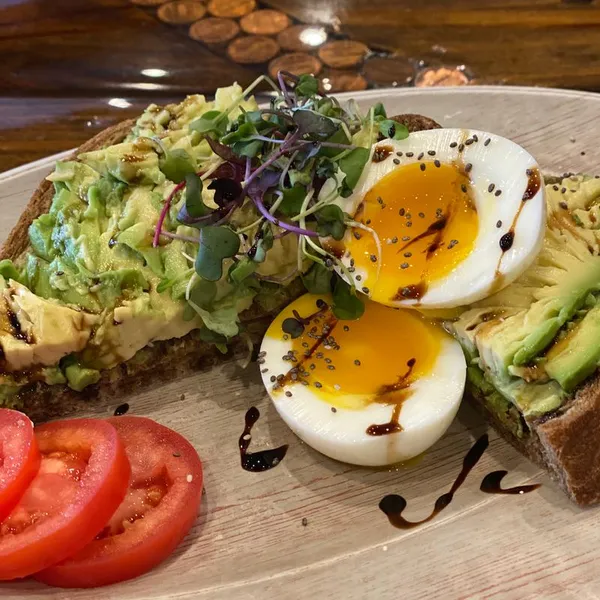 avocado toast Crickle's and Co.